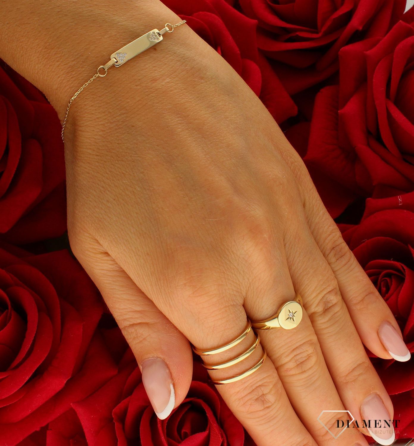 Złota bransoletka damska 375 celebrytka z blaszką BR 5140 375. Złota bransoletka damska. Złota bransoletka próby 375. Bransoletka złota damska delikatna celebrytka. Bransoletka złota celebrytka idealna na prezent dla ko (1).jpg